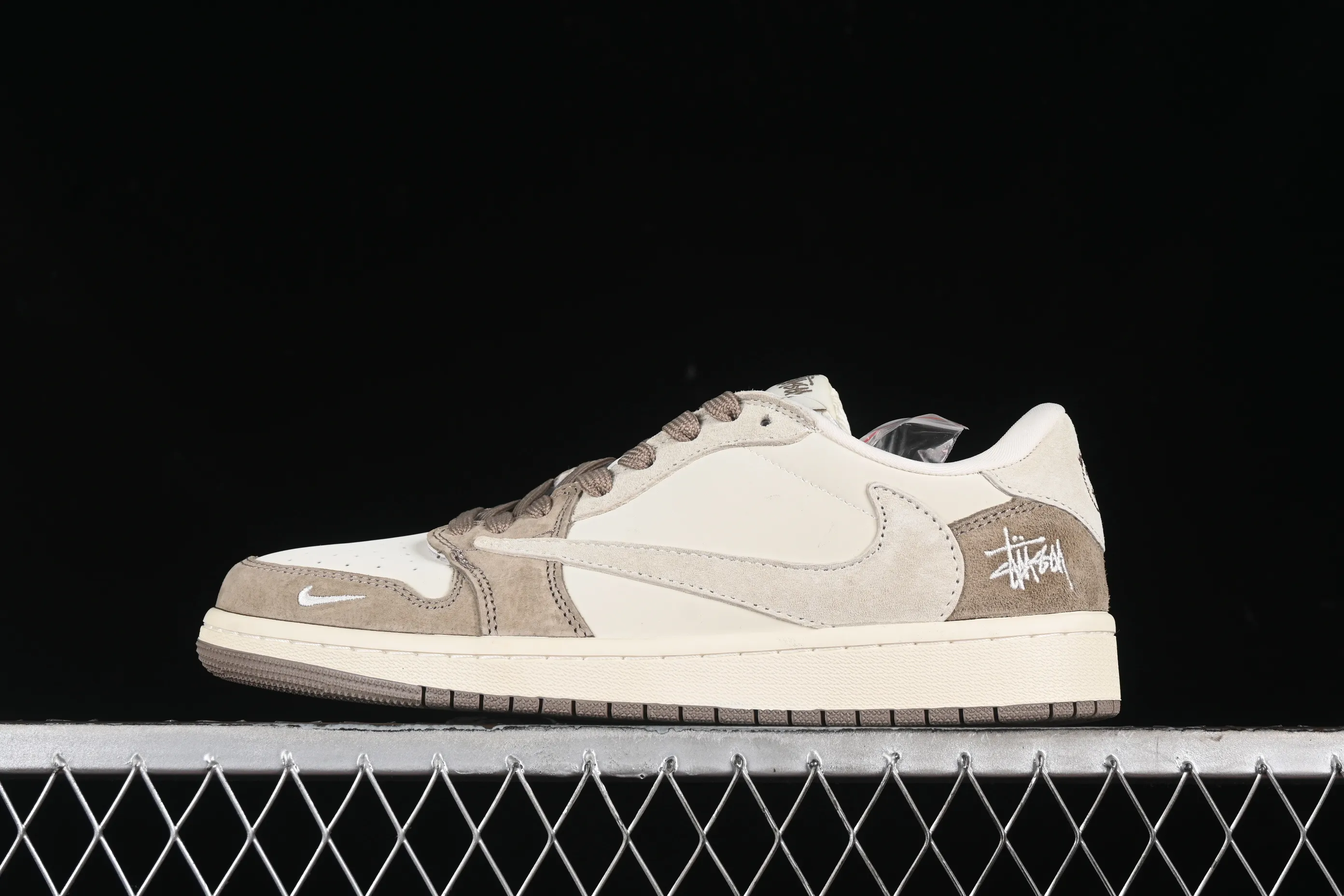 All Categories Air Jordan Jordan Series Basketball Shoes Air Jordan 1 Low High-end Customized Low-top Shoes Travis Scott x Fragment Design x Air Jordan 1 Low OG SP AJ1 Joe 1 Stussi Joint-Milk Tea Low-top Cultural Casual Shoes JH6089-001